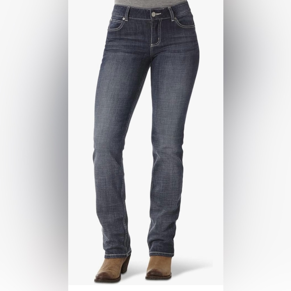 NWT Wrangler Straight Leg Stone Wash Blue Jeans Size 16